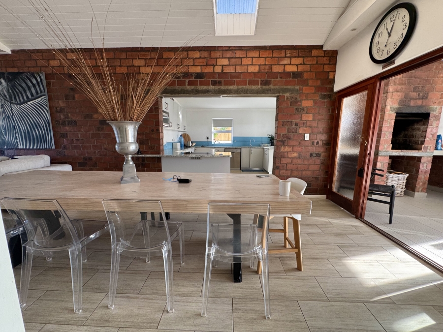To Let 4 Bedroom Property for Rent in Grotto Bay Western Cape